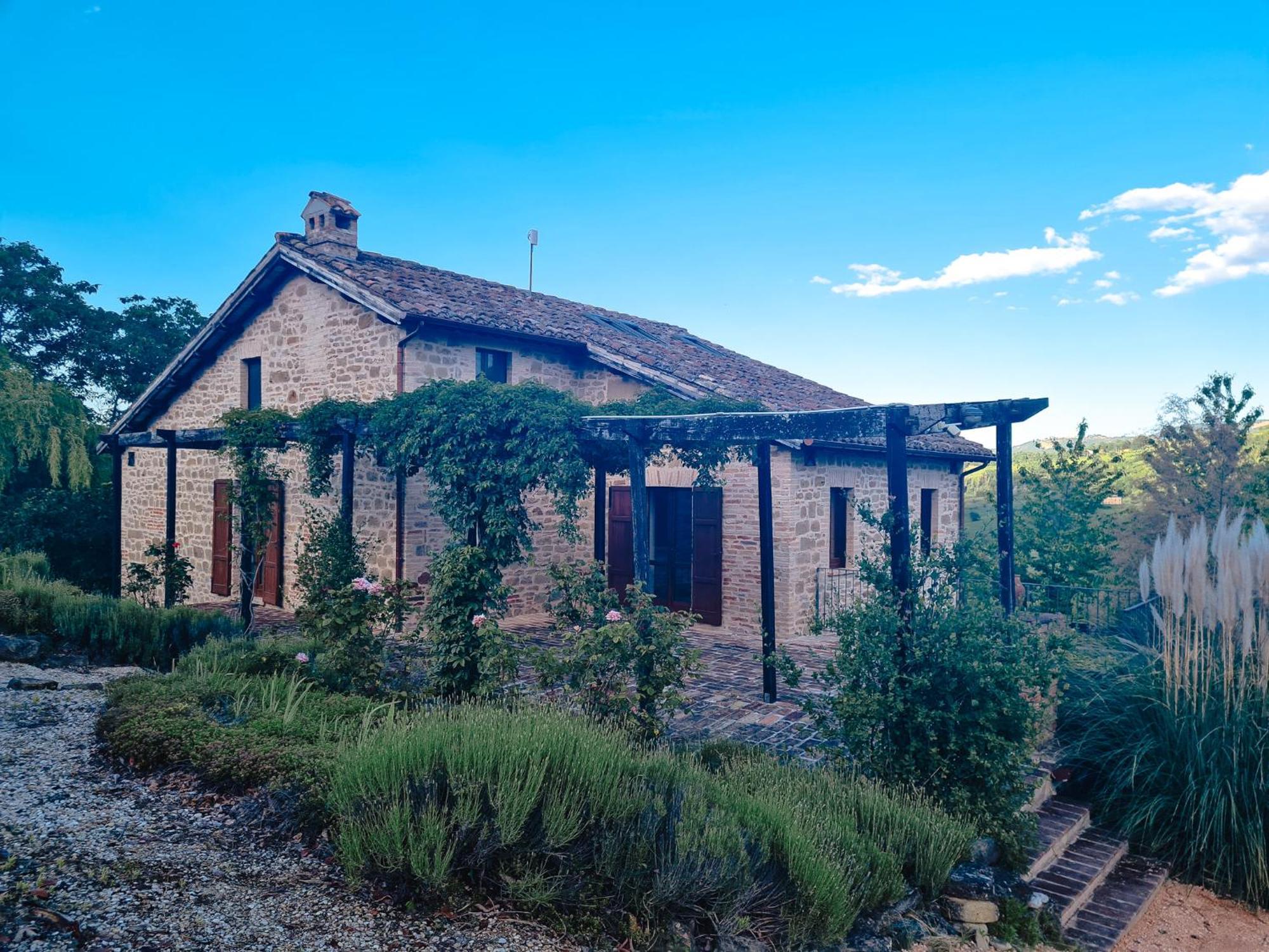 La Mela Rosa Bed & Breakfast Amandola Exterior photo